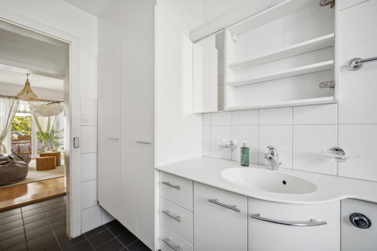 Comfortable In Oerlikon 20 Minutes Away From Airport Apartment Zürich