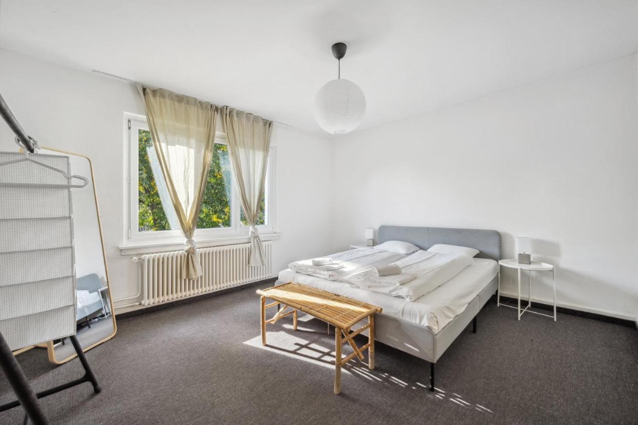 Apartment Comfortable In Oerlikon 20 Minutes Away From Airport Zürich