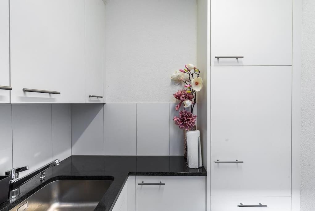 Bright & Studio Office & Netflix Zurich