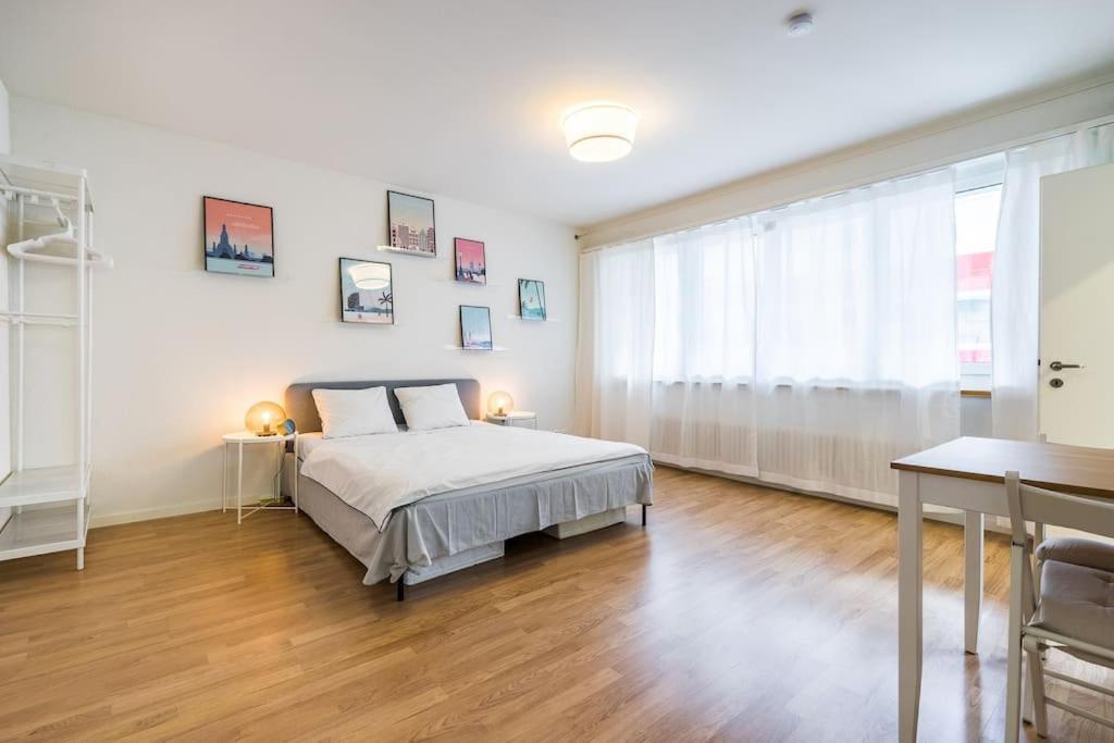 Bright & Studio Office & Netflix Apartment *