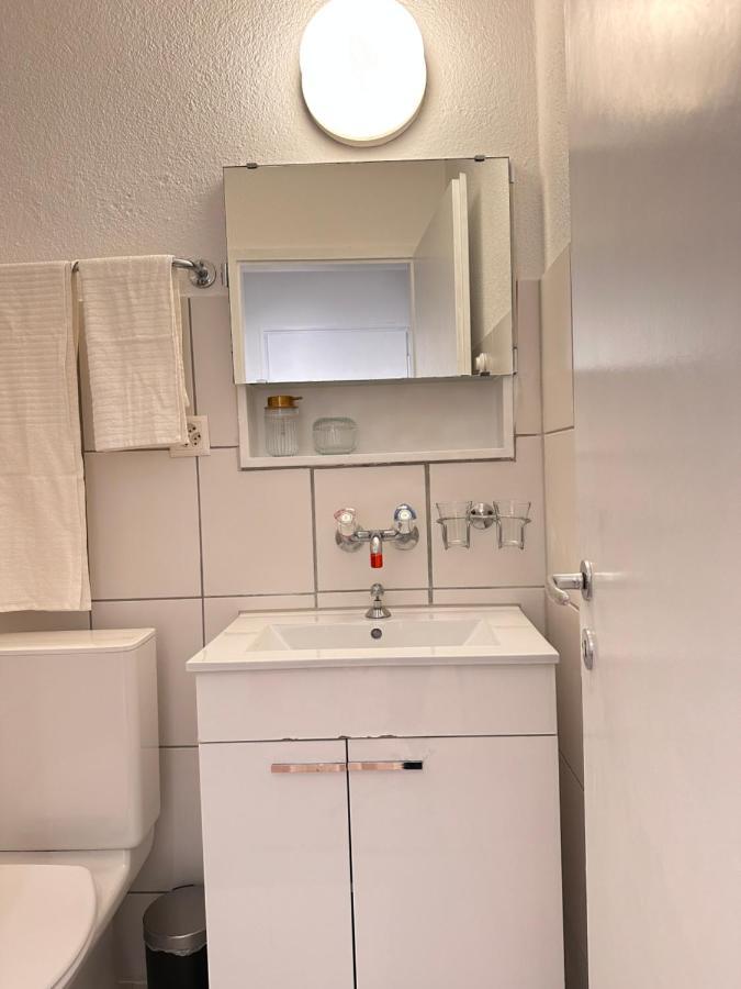 Cozy One-bedroom In Hongg Apartment
