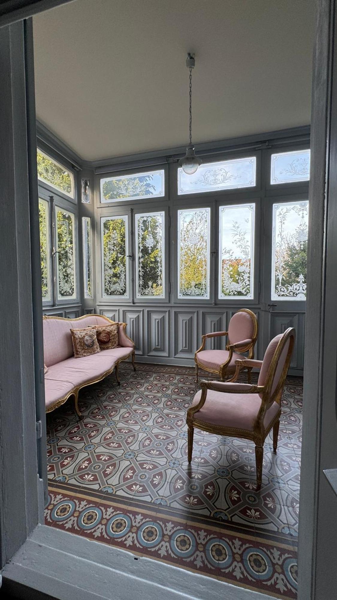 Private Luxury In *
