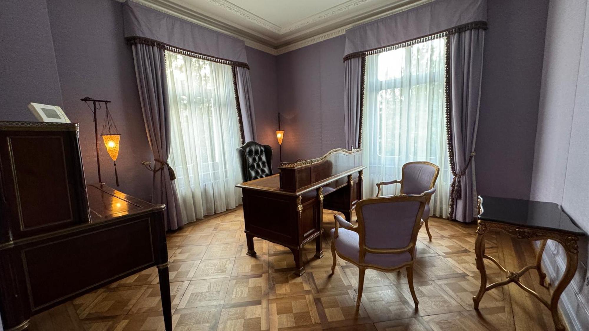 Private Luxury In Villa Zürich