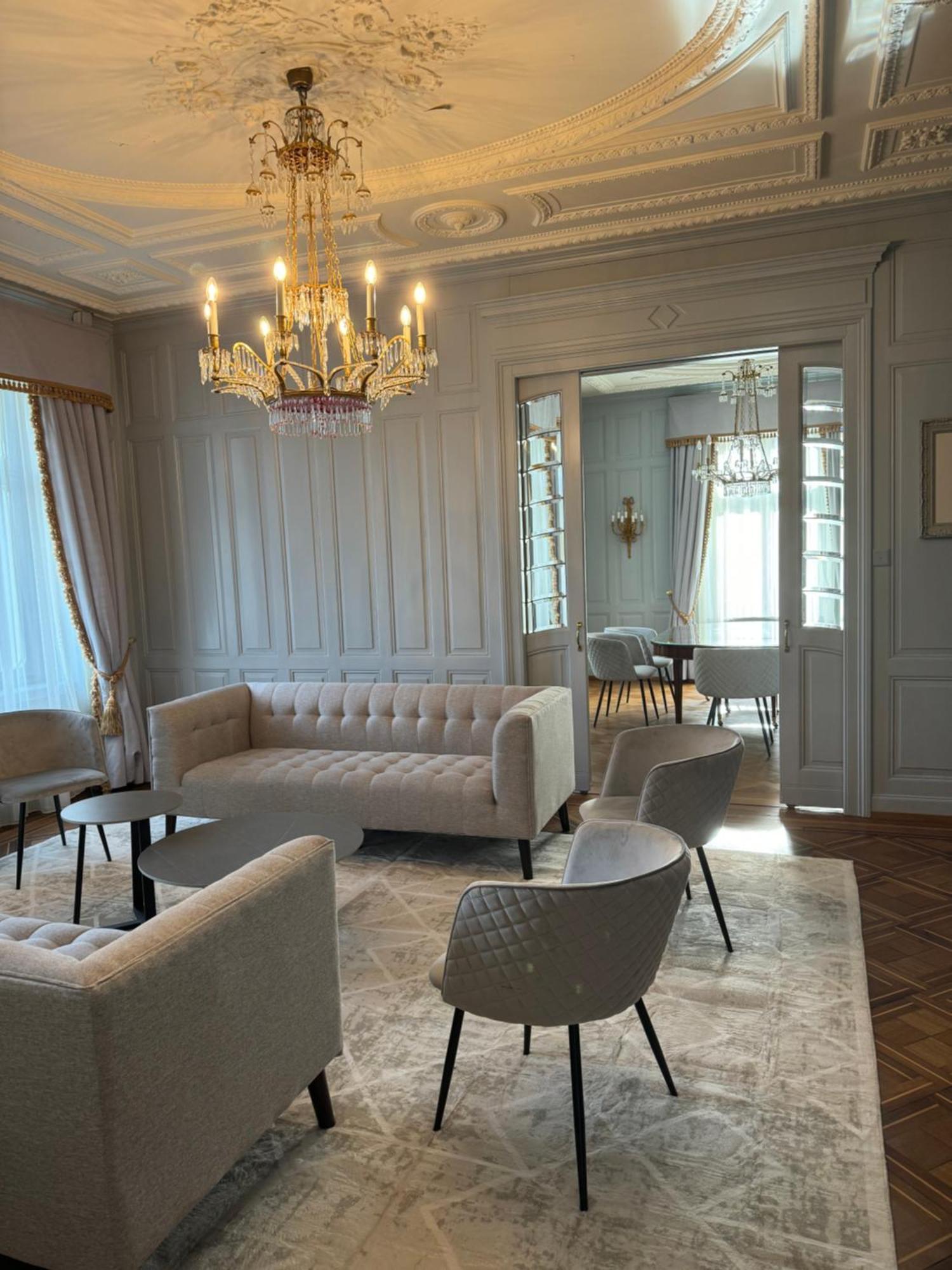 Private Luxury In *