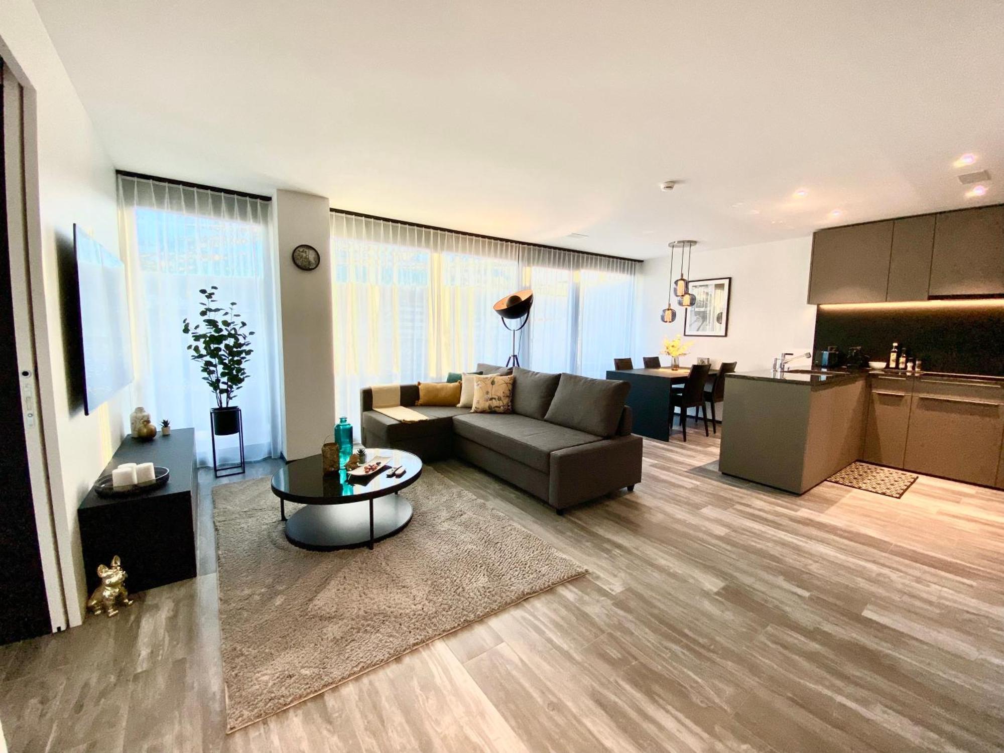 Apartment Glad Spot: - - Design - Netflix