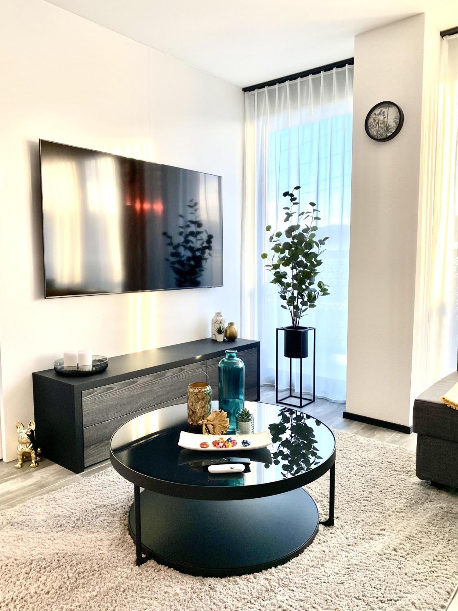 Glad Spot: - - Design - Netflix *