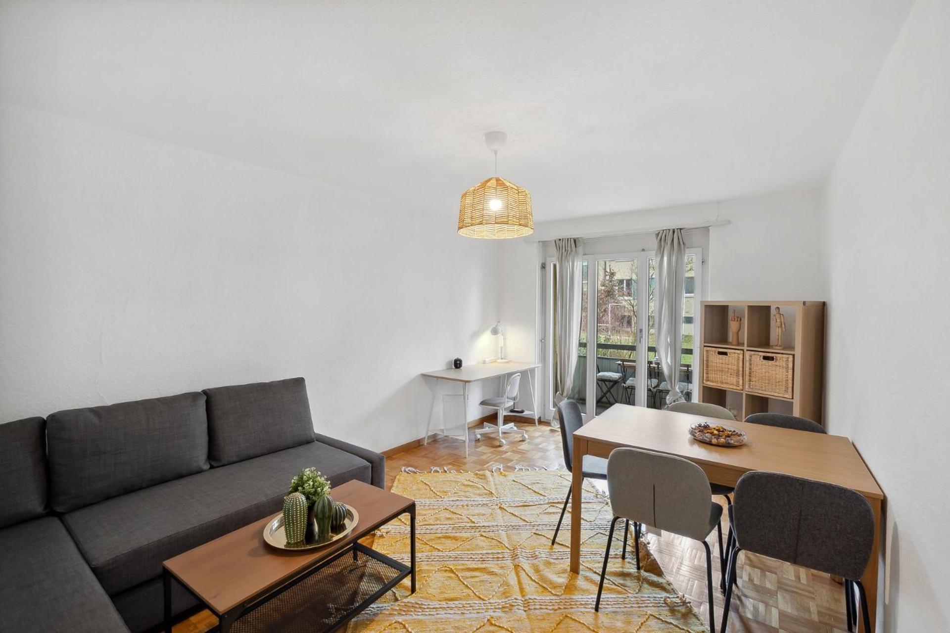 Cozy 2 Bedroom In Apartamento