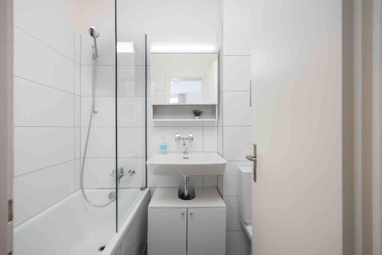 Urban Oasis With Queen Bed And View Be-32 Apartment Zurich