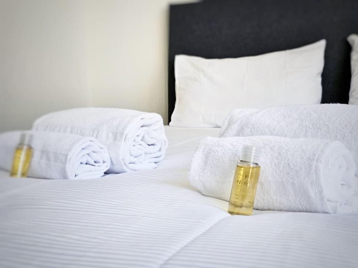 Urban Oasis With Queen Bed And View Be-38 * Zurique