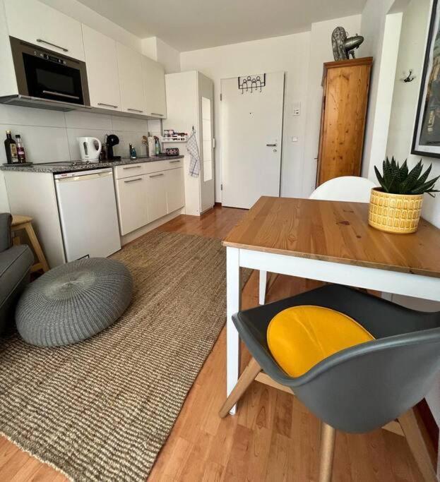 Wilde Hilda - Kitchen, Coffee And Balcony Apartment