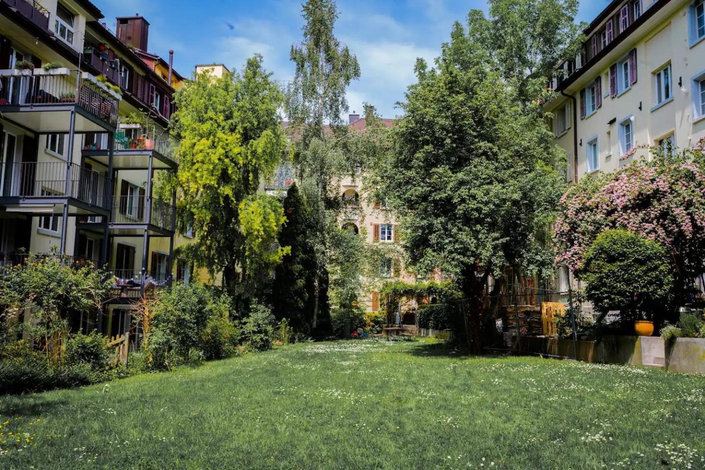 Stylish Garden-gem By Lake: Pet-friendly &