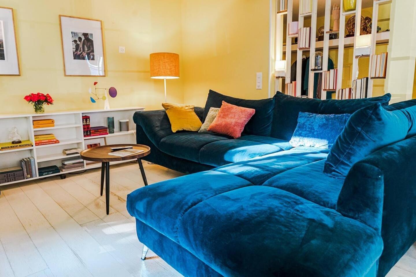 Stylish Garden-gem By Lake: Pet-friendly & Apartment