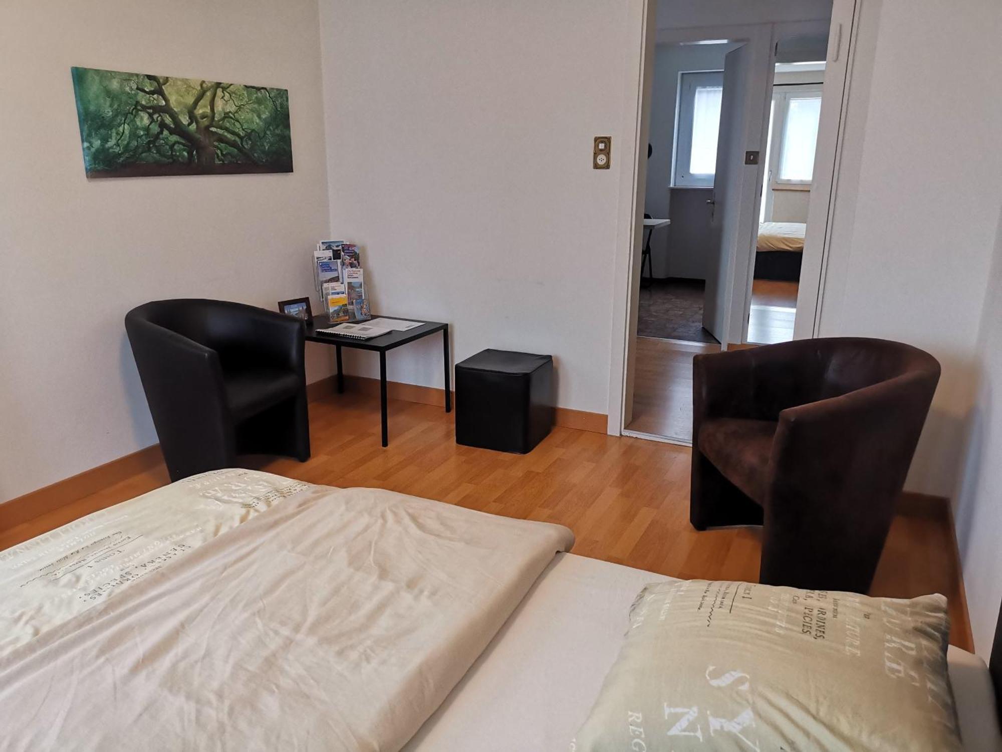 Turicum Mit Balkon Und Parkplatz