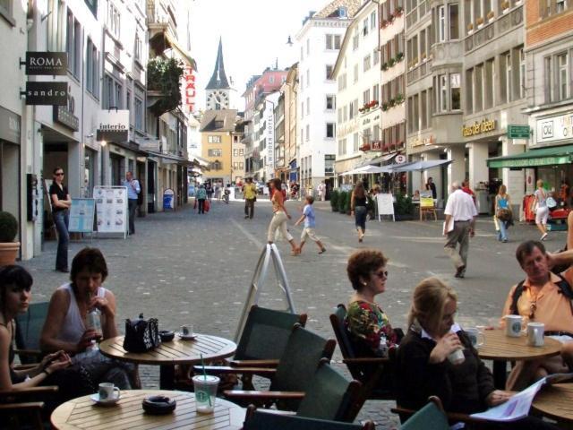 Pedestrian Area Close To Bahnhofstrasse * Zurich