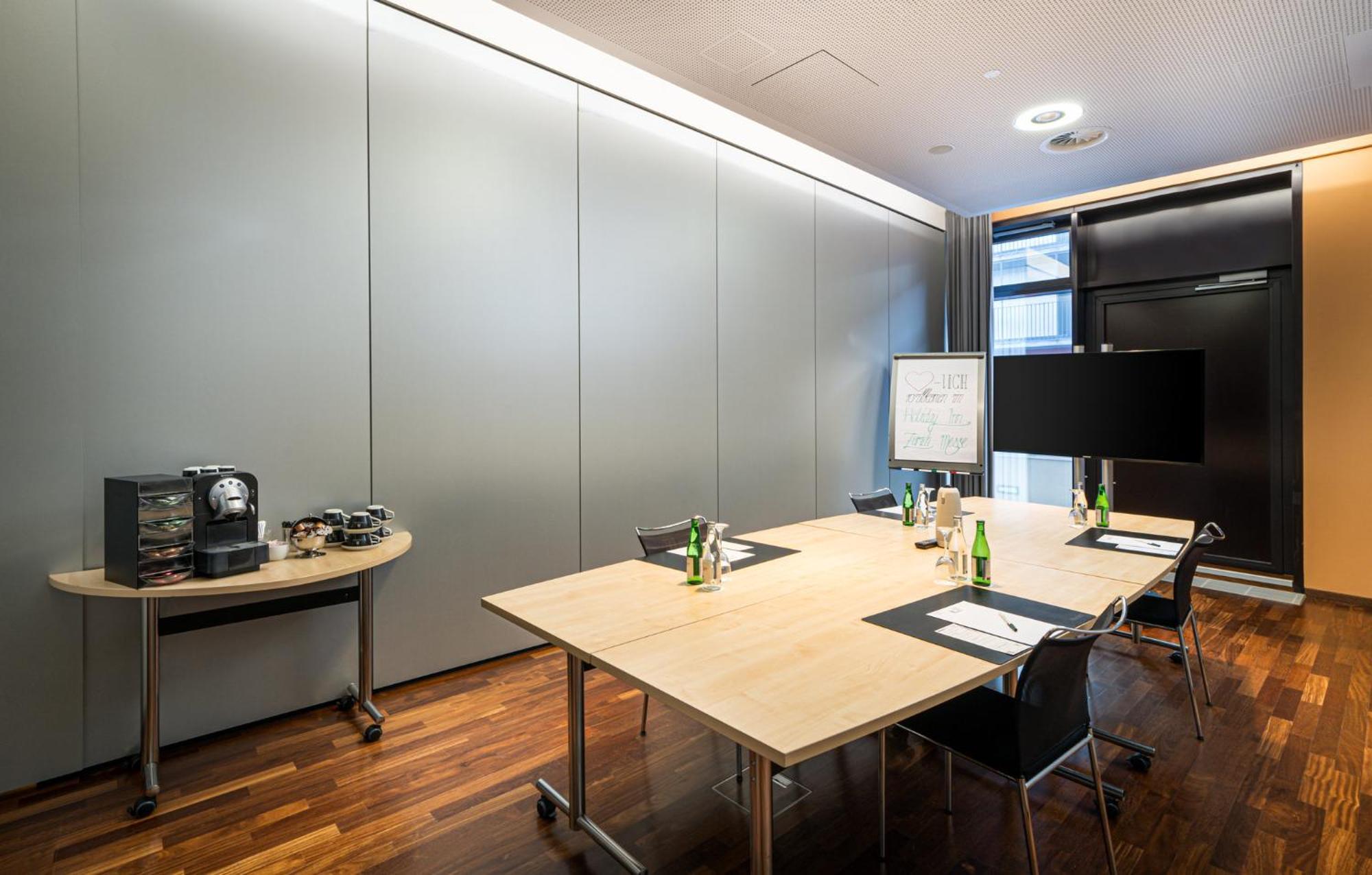 Messe By Ihg Hotel Zurich
