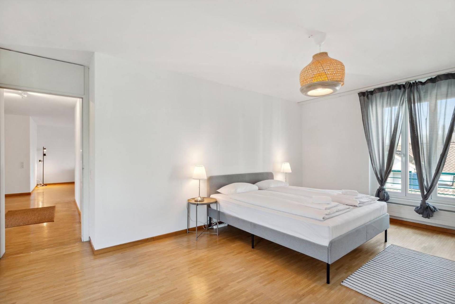 Spacious Hoting Zurique