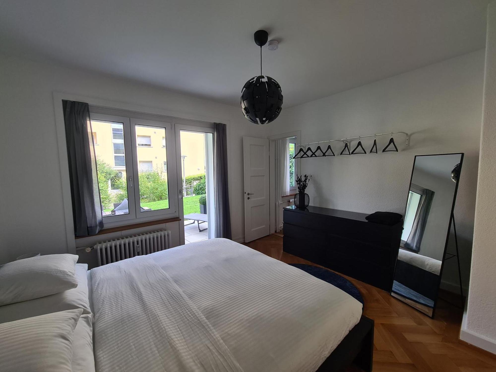 2 Bedroom - Kingsize Bett - Garten - Parken - Kueche Apartment