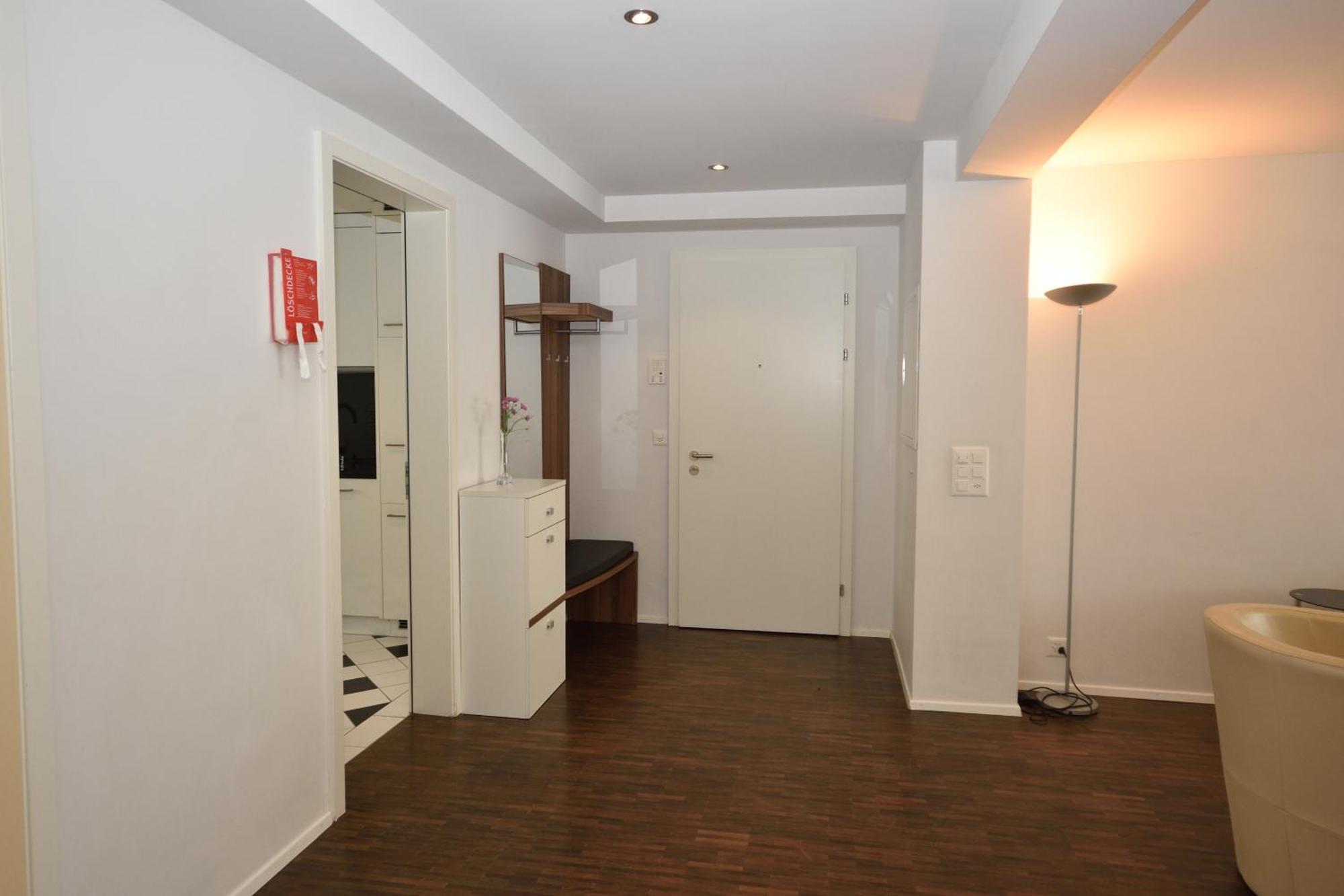 Apartment Stylish 2br Near - Flower 3 *