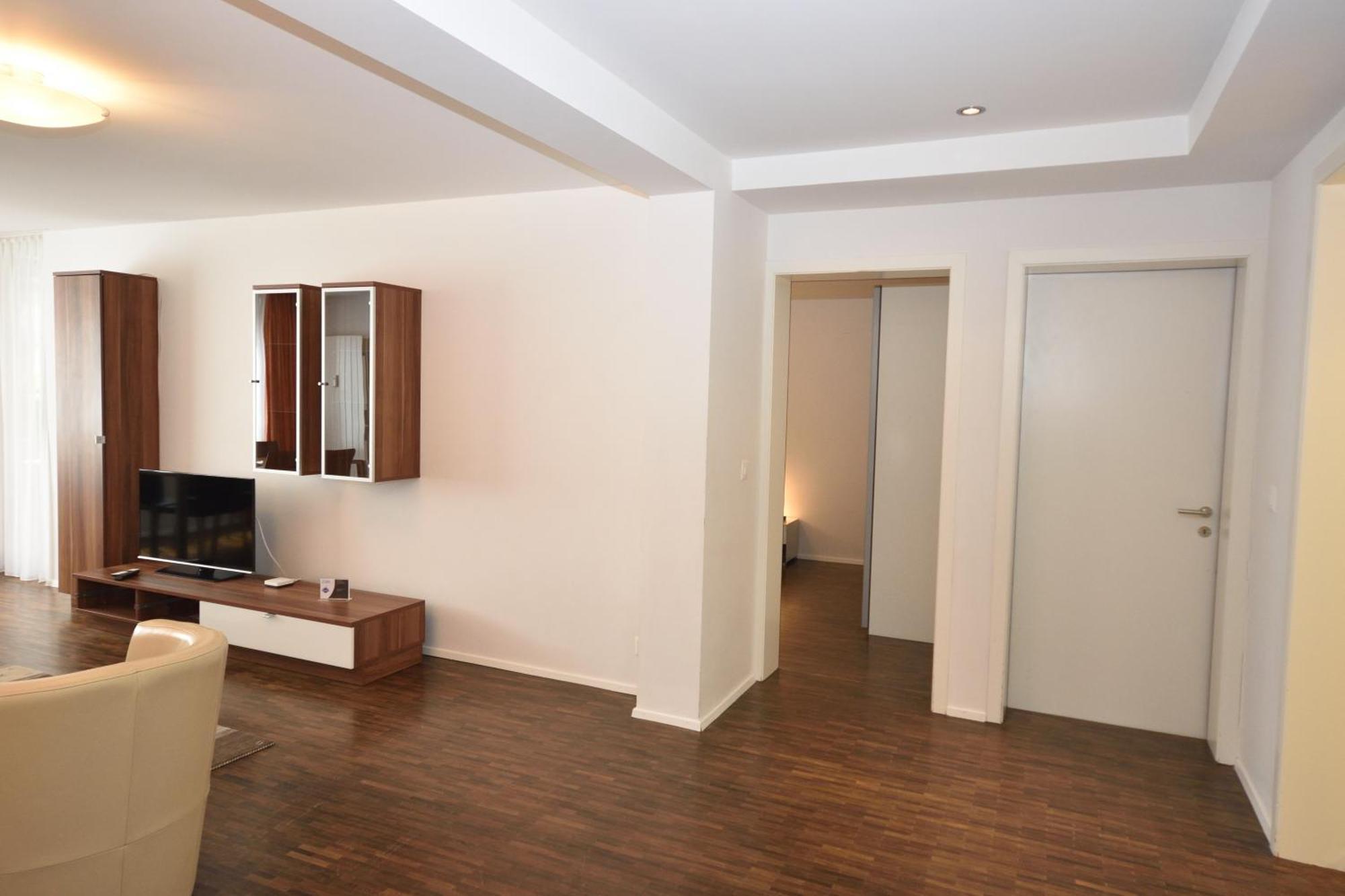 Stylish 2br Near - Flower 3 Apartment *