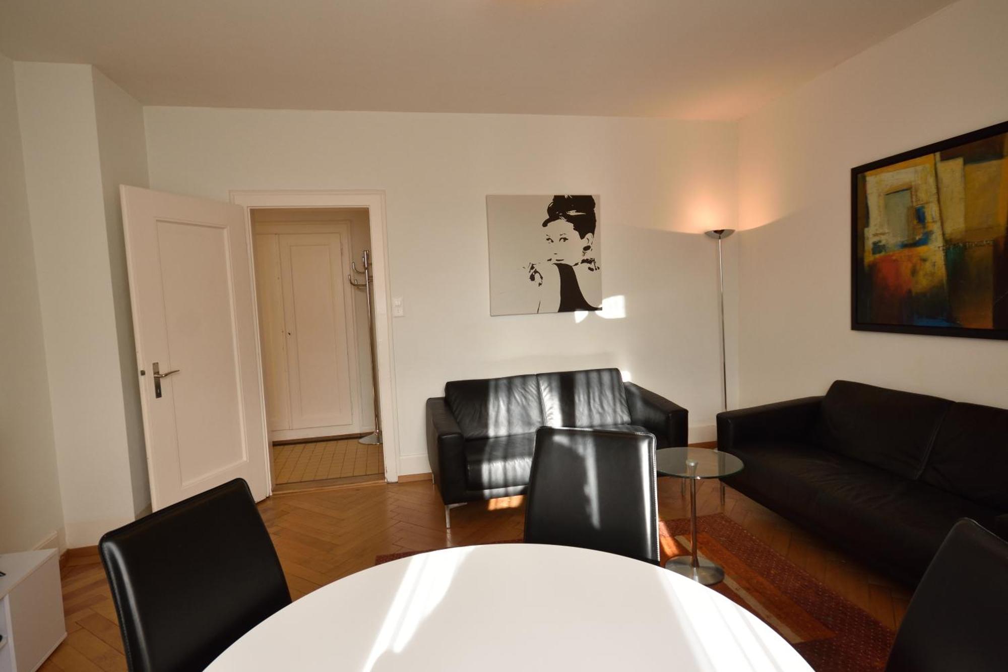 Cosy 2-bedroom Near - Stardust 31 Apartment