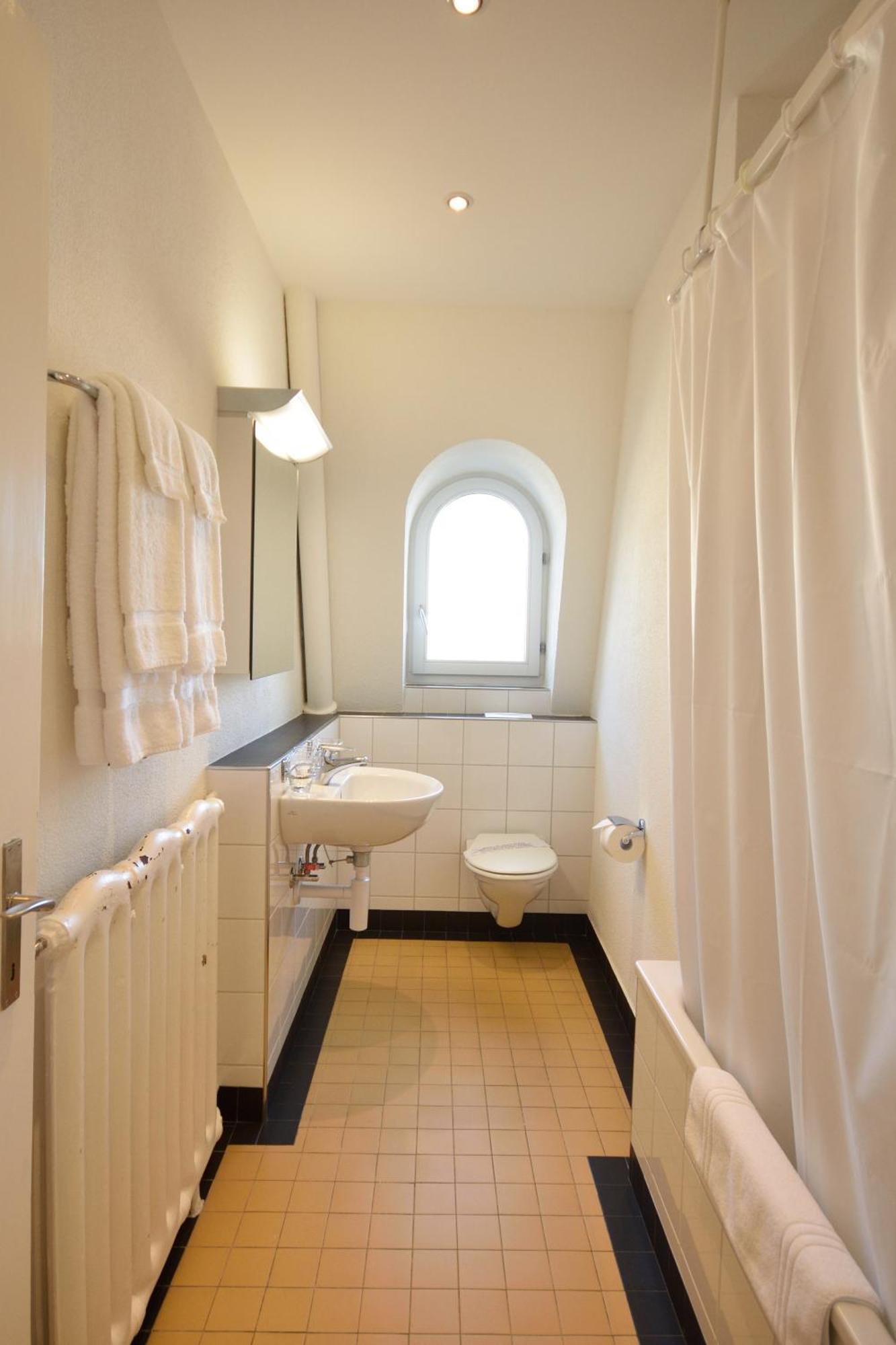 Cosy 2-bedroom Near - Stardust 31 Apartment *