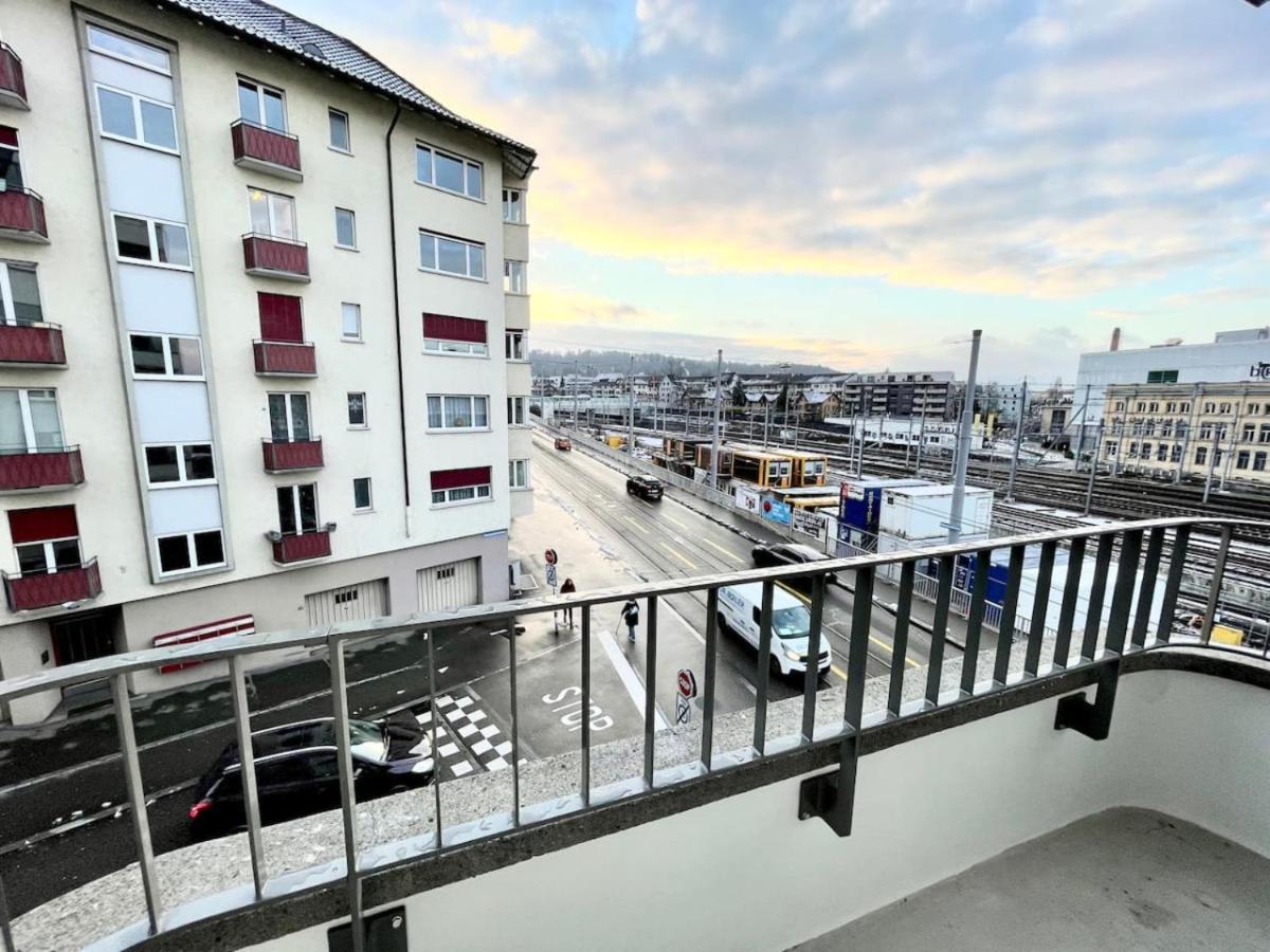 Apartment 3.5 In Zurich-oerlikon *