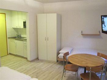 Linda's Beauty Hostel *