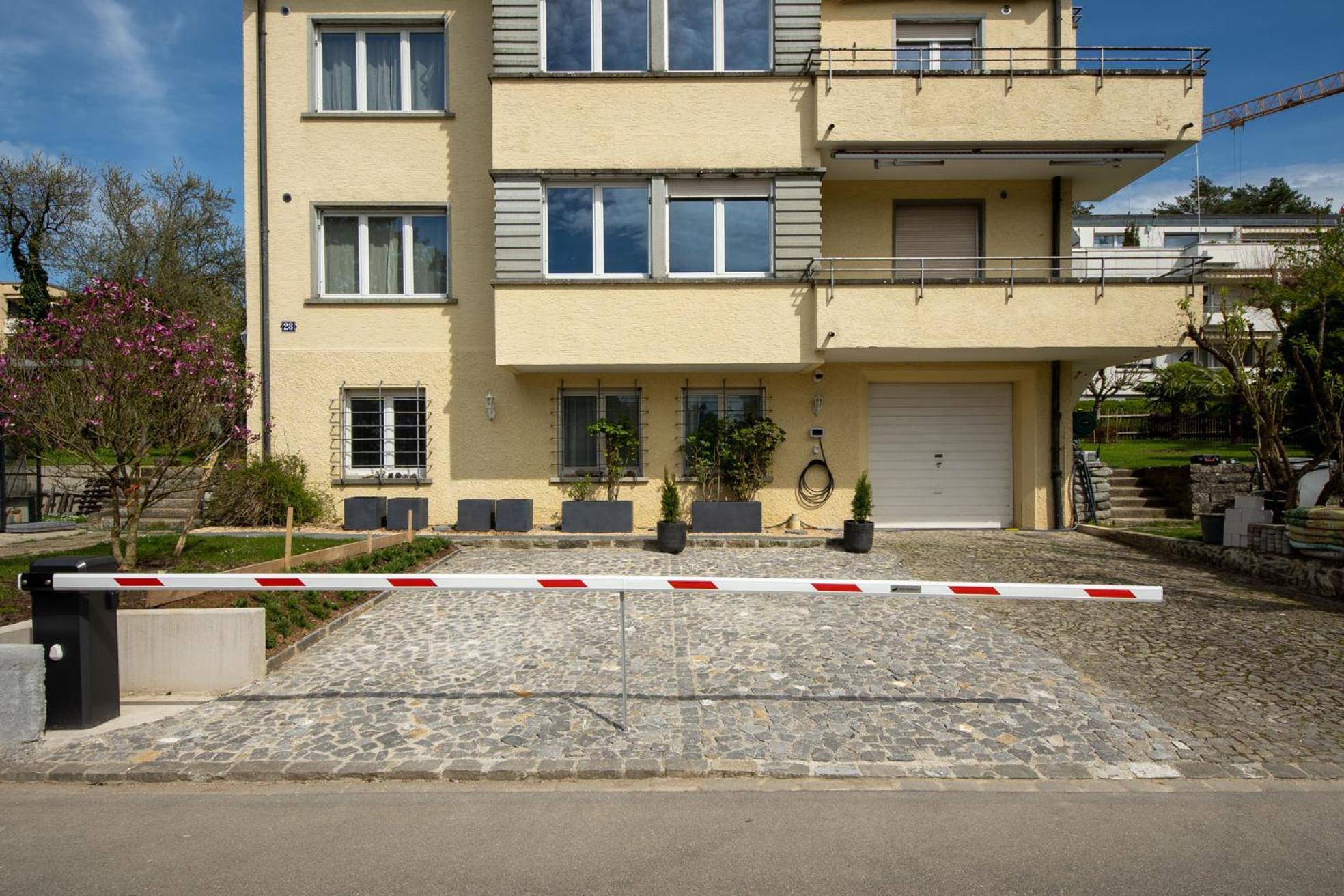Luegete 28, Witikon Apartment