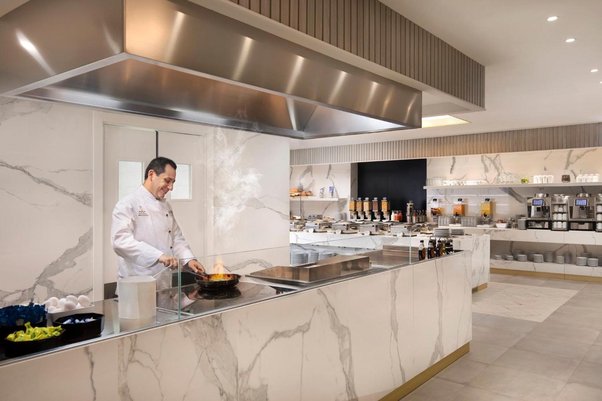 Hotel Crowne Plaza By Ihg 4*