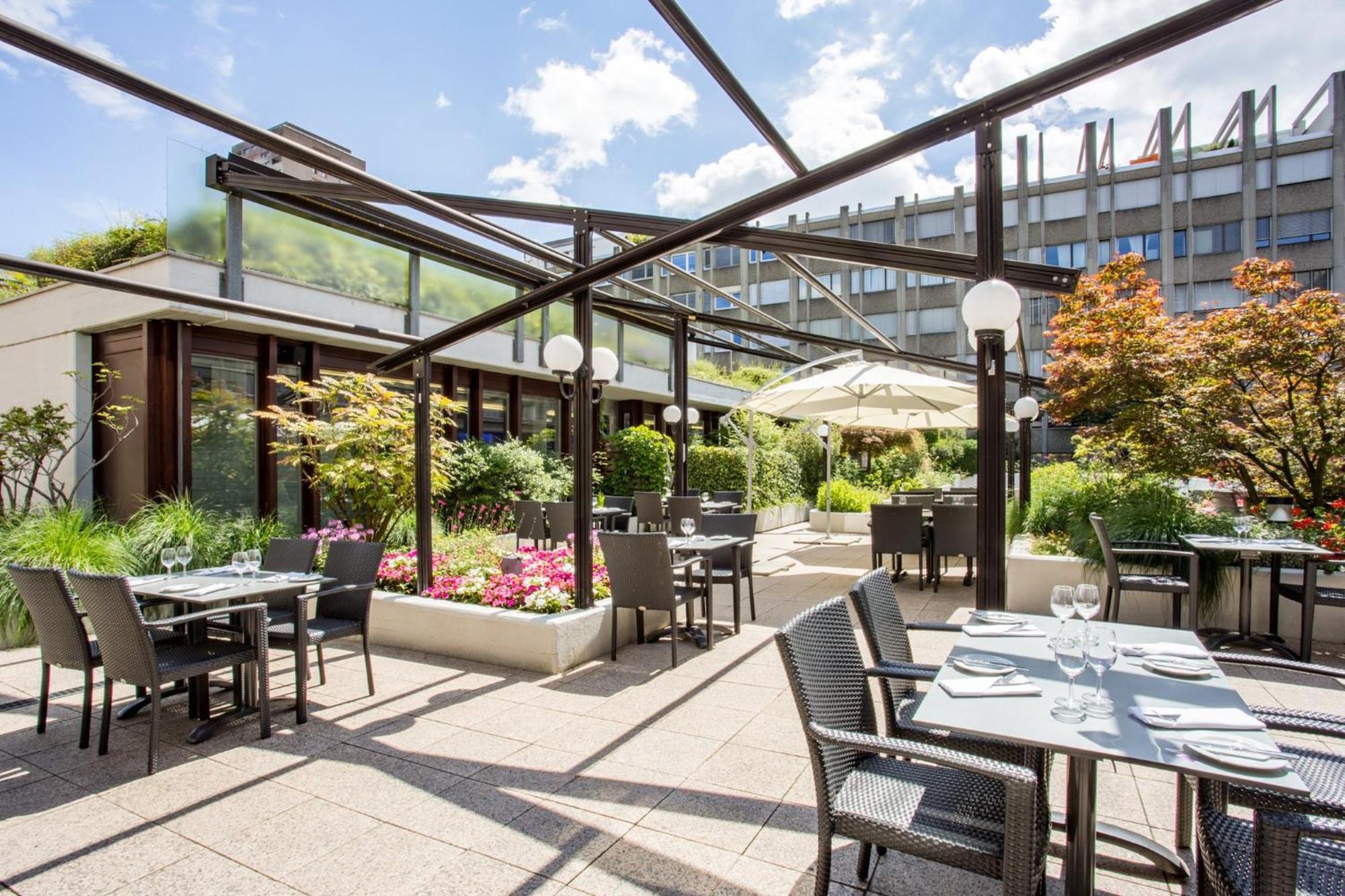 Crowne Plaza By Ihg Hotel 4*