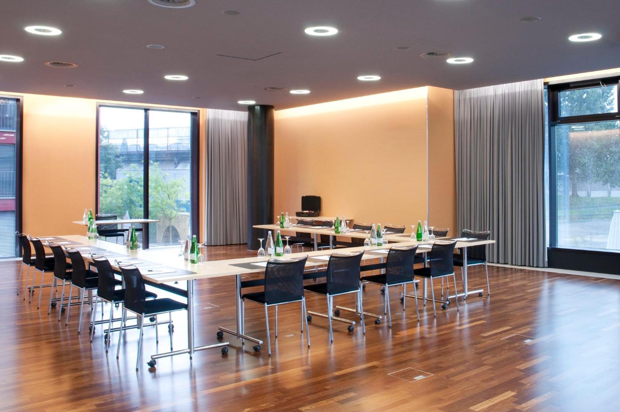 Hotel Messe By Ihg Zurich