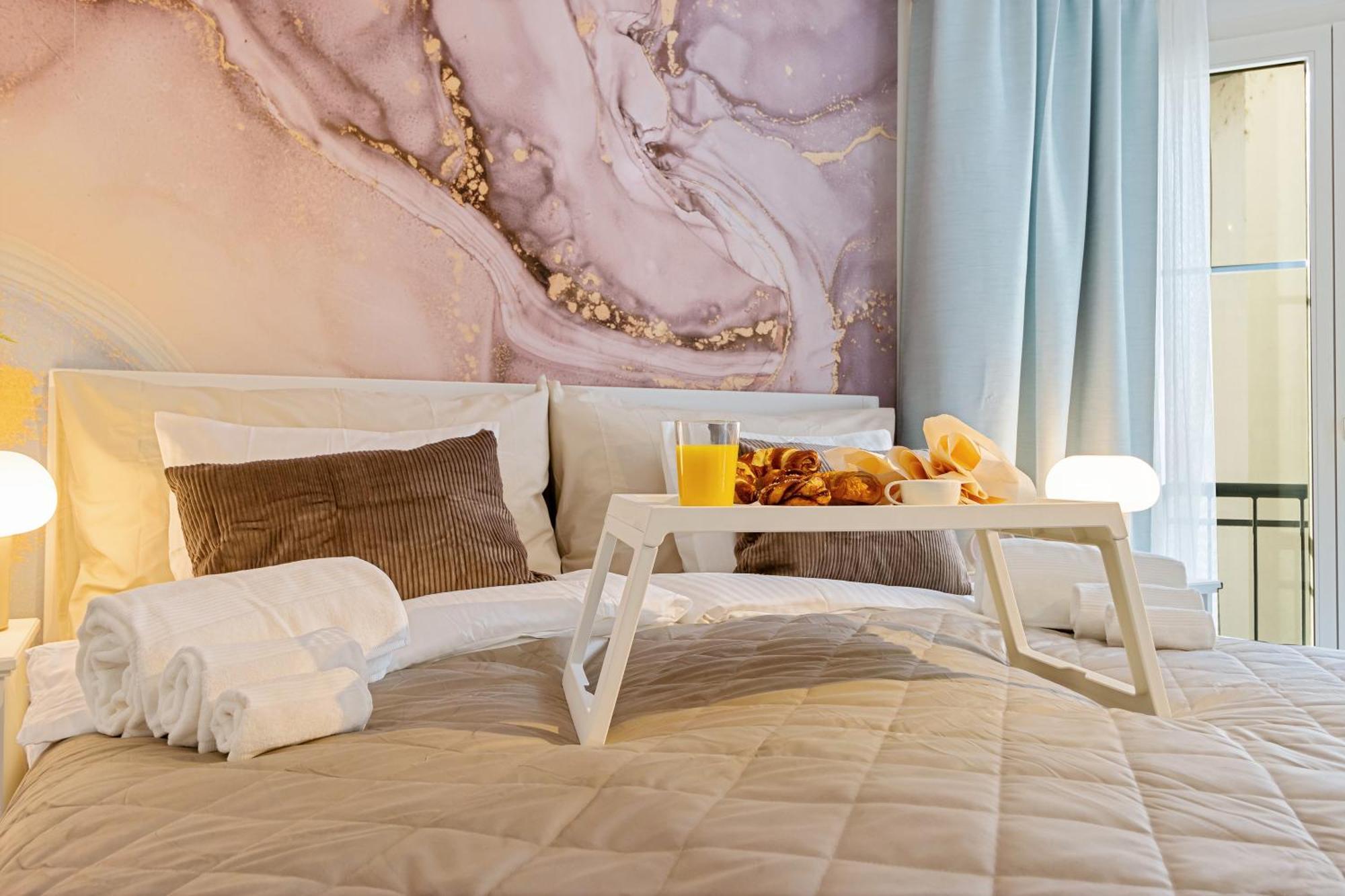Boutique Design-suite-apartment At Best Central Location Apartment
