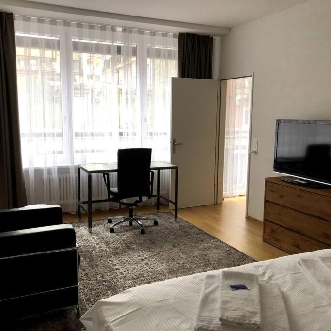 1br Flat - Center With Balcony - West3 Zurich