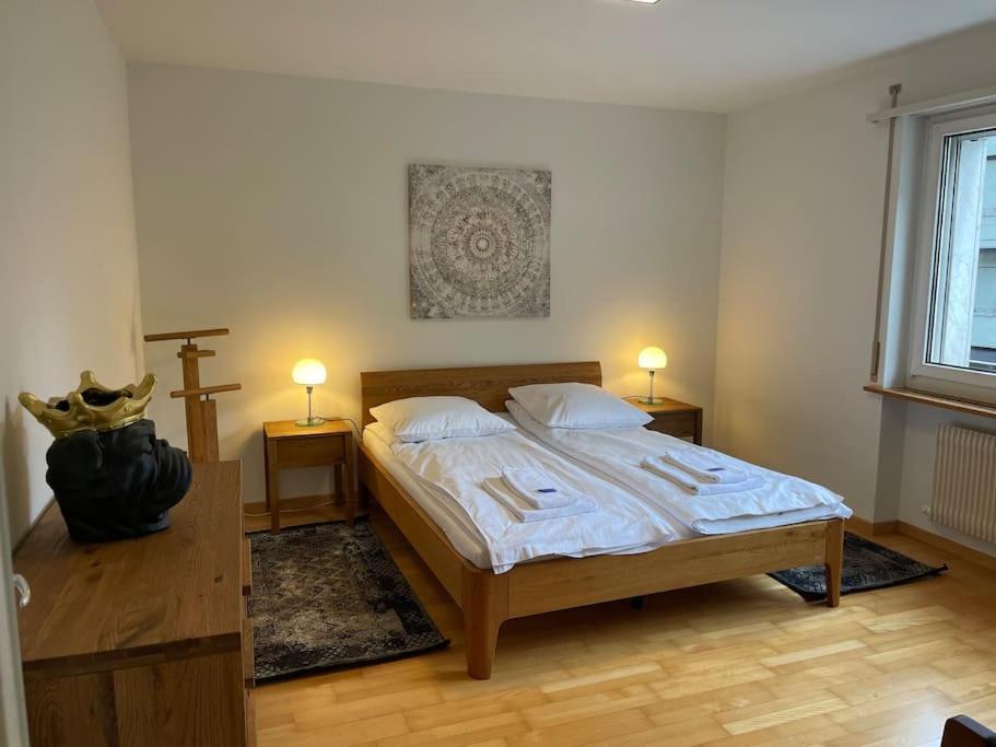 Cozy, Sunny, Center 1 Bedroom Flat