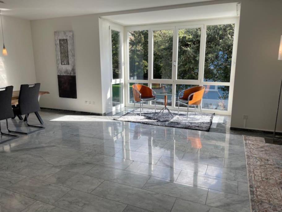 Amazing 2 Bedroom Flat: Specious And *