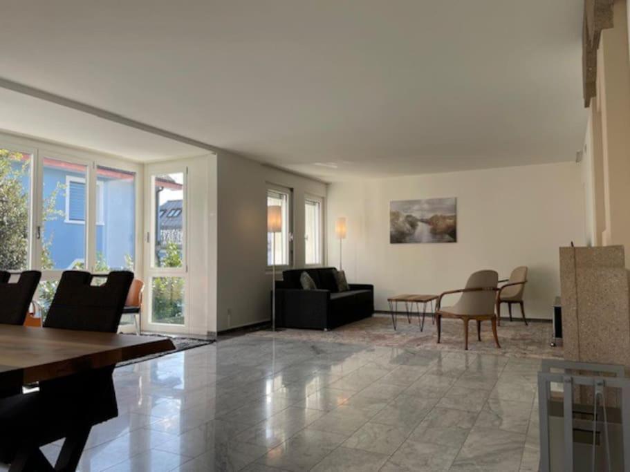 Amazing 2 Bedroom Flat: Specious And *