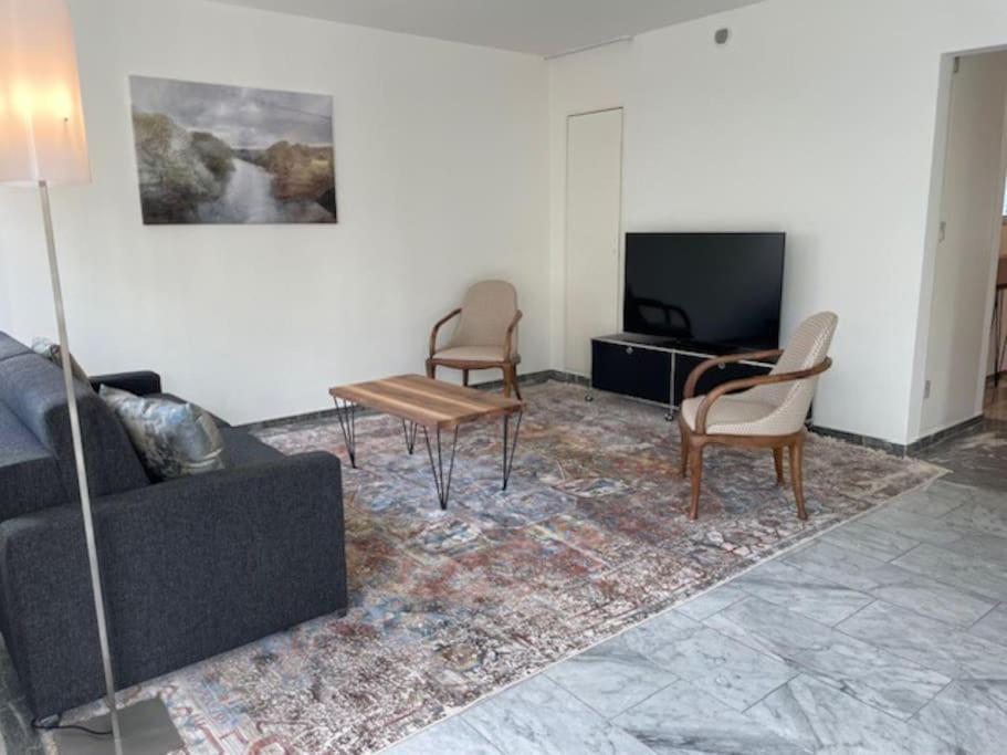 Apartment Amazing 2 Bedroom Flat: Specious And