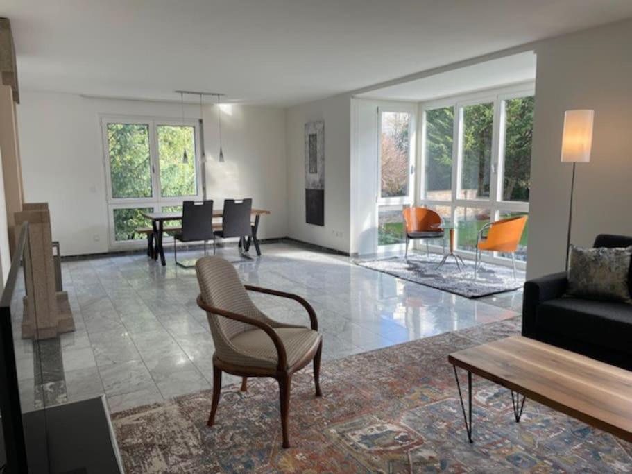 Amazing 2 Bedroom Flat: Specious And Apartment Zurich