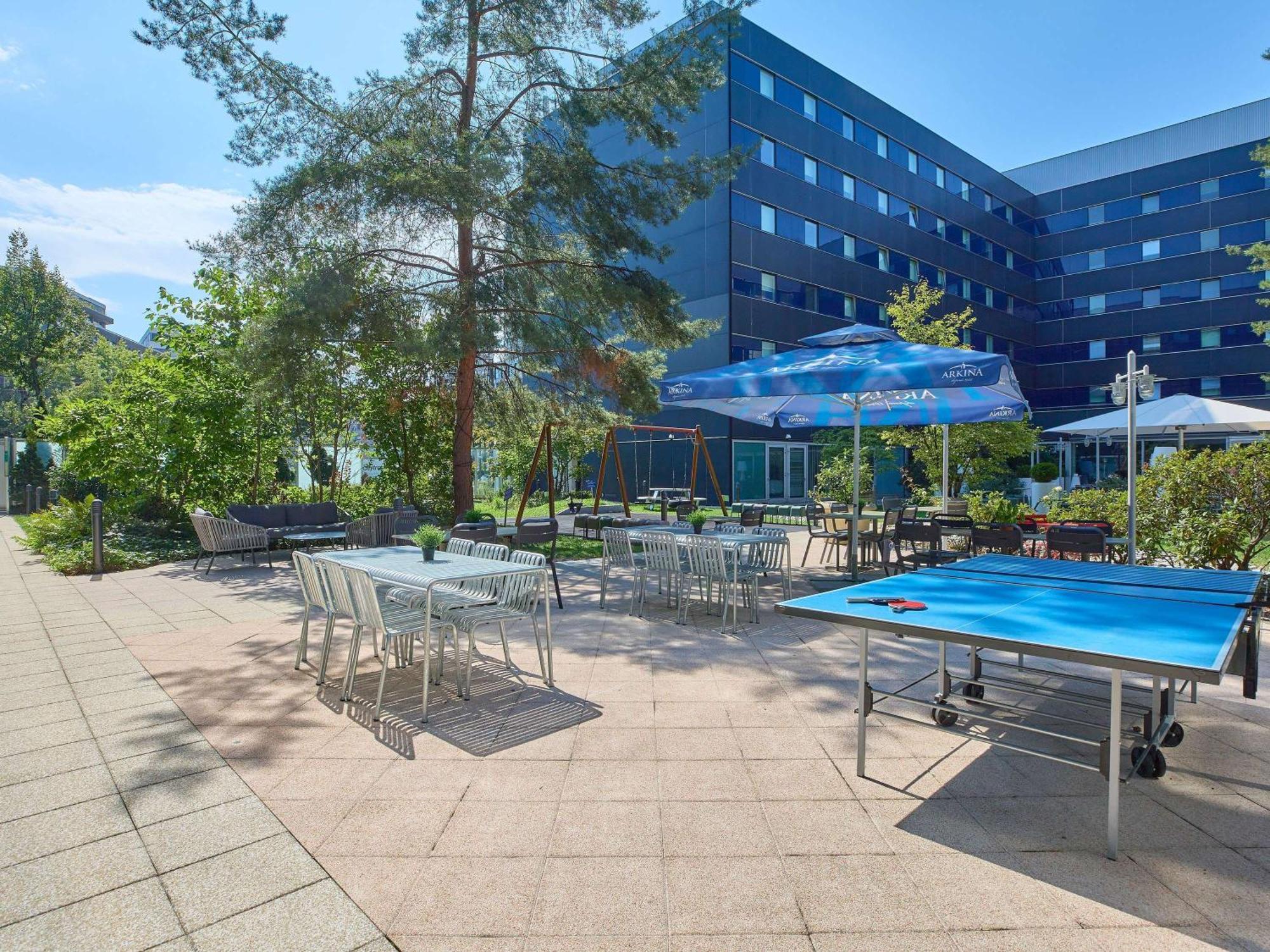 Ibis West 3*