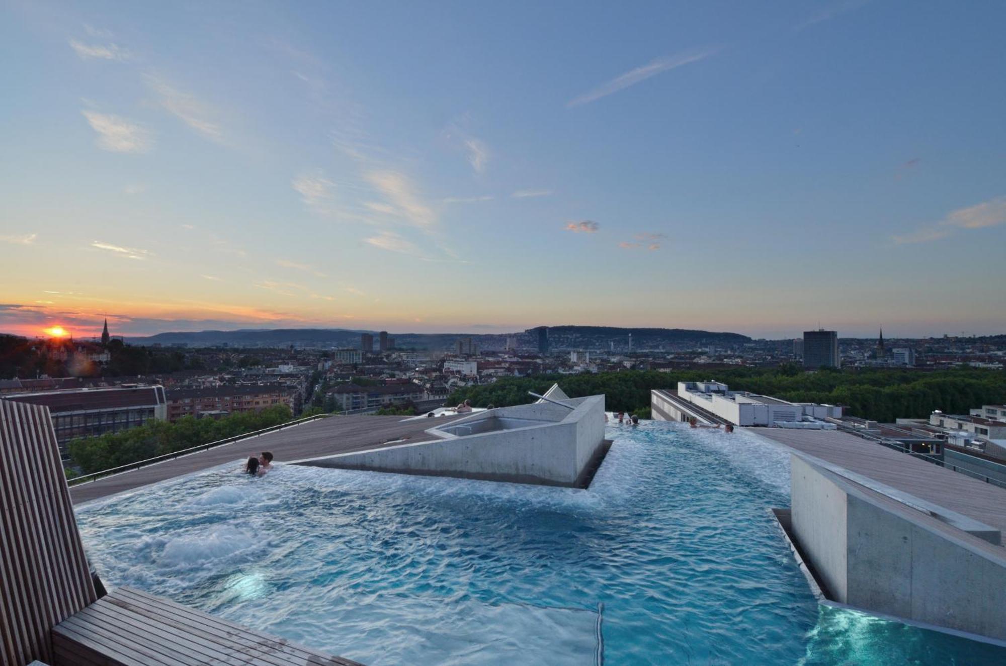 Hotel B2