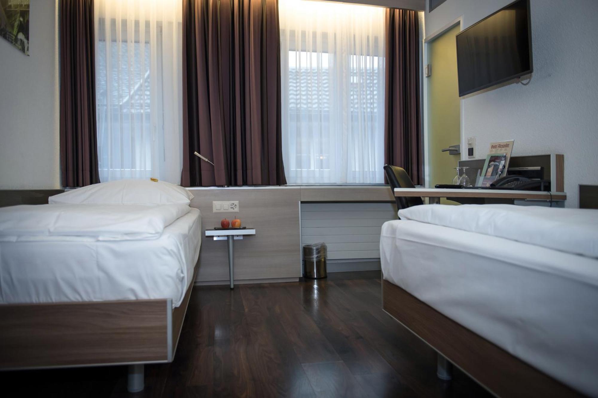 Alexander Old Town Hotel 3*