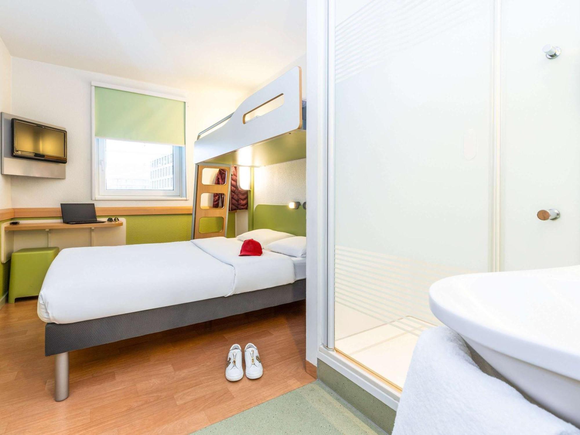 Ibis Budget West
