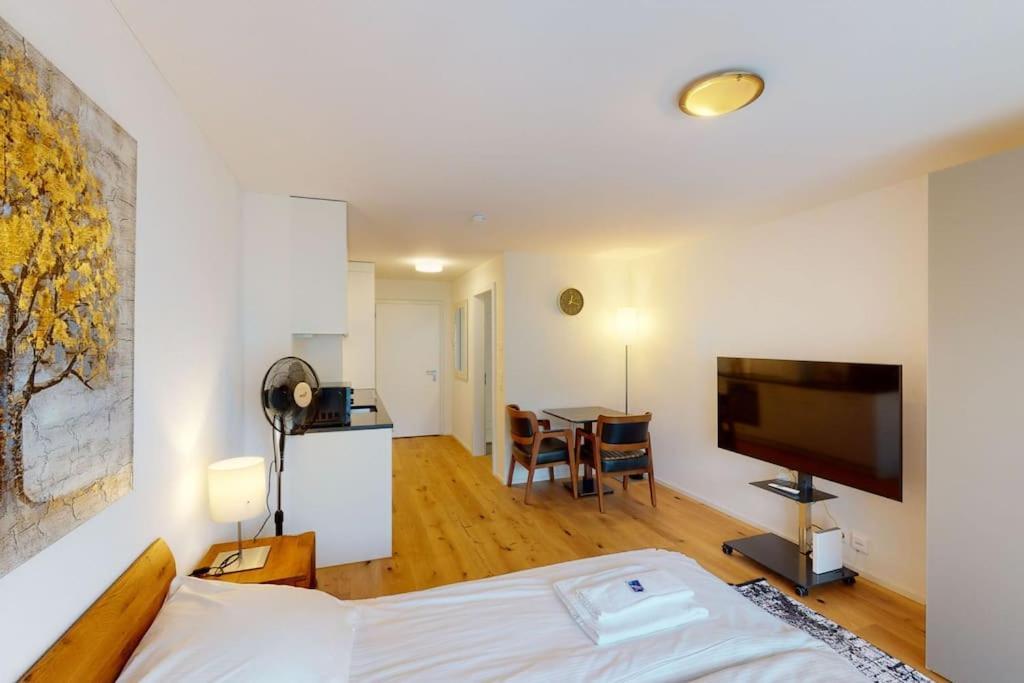 Modern - Sun 5 Apartment *