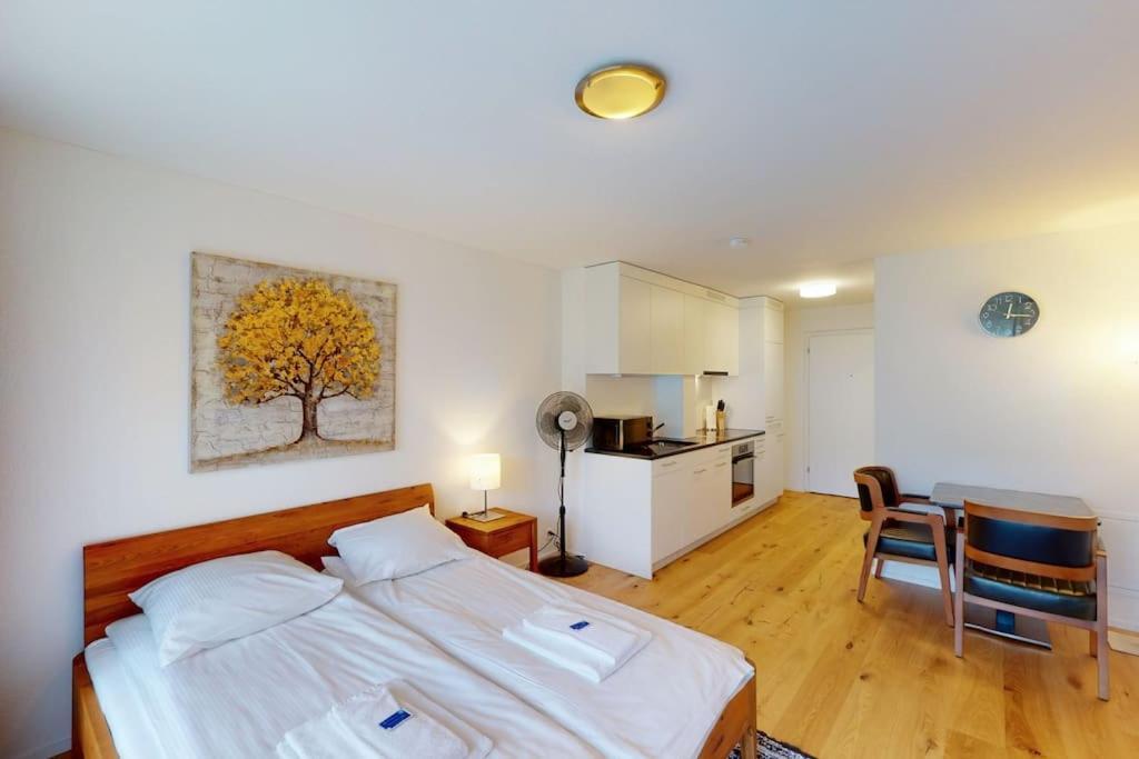 Modern - Sun 5 * Zurich