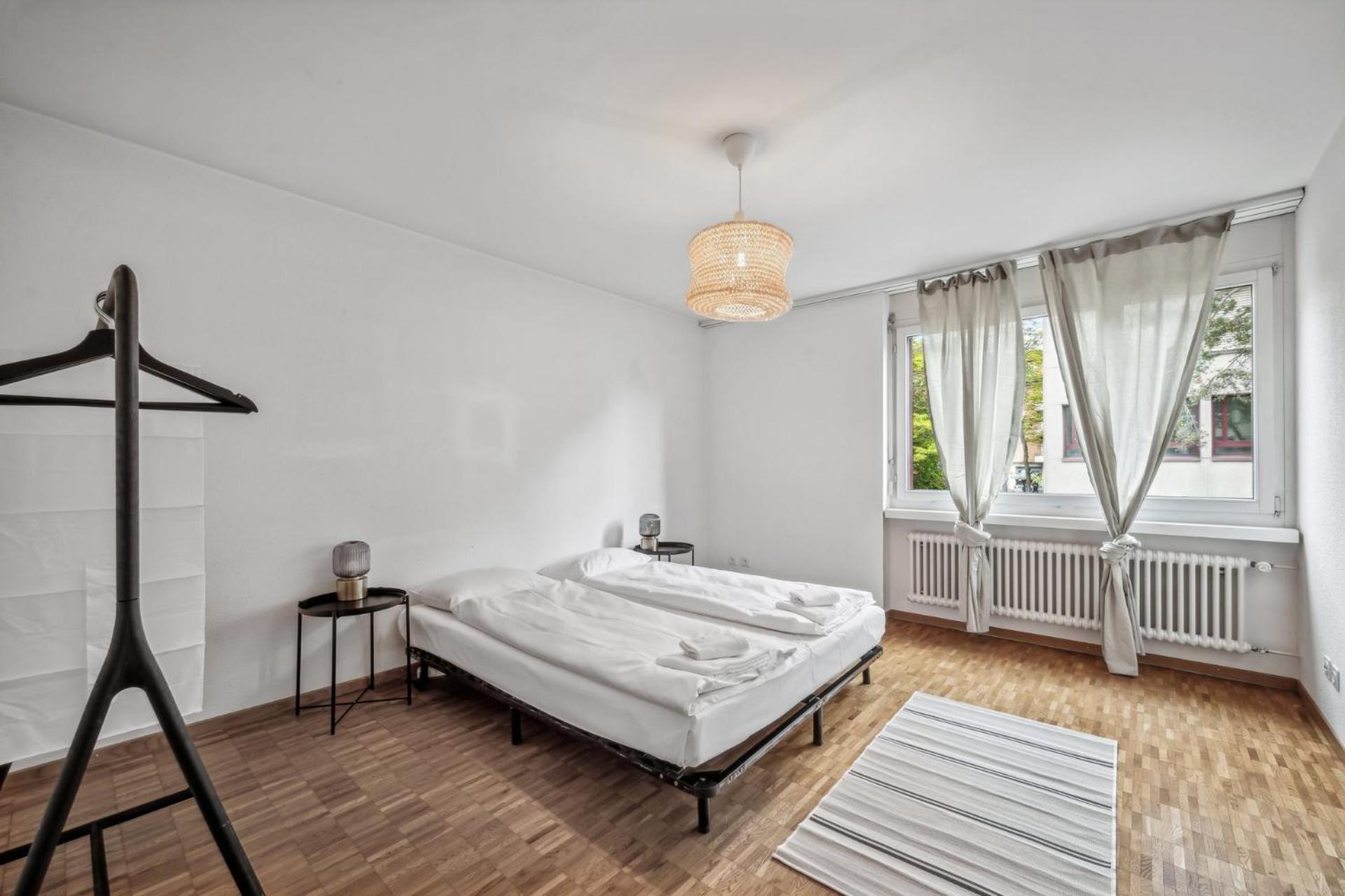 Chic 3-bedroom Near Center Apartment Zurich