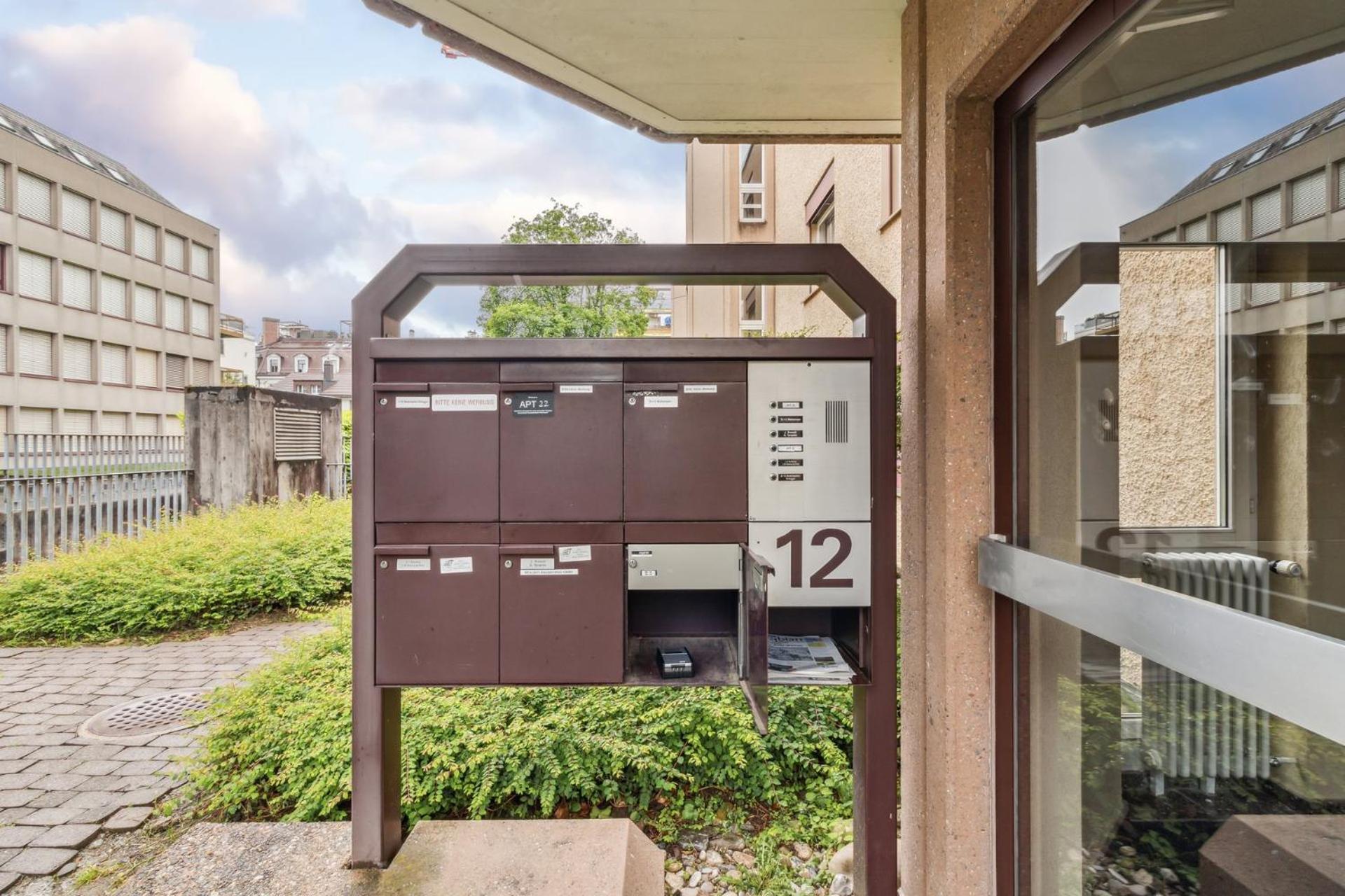Chic 3-bedroom Near Center Apartment Zurich