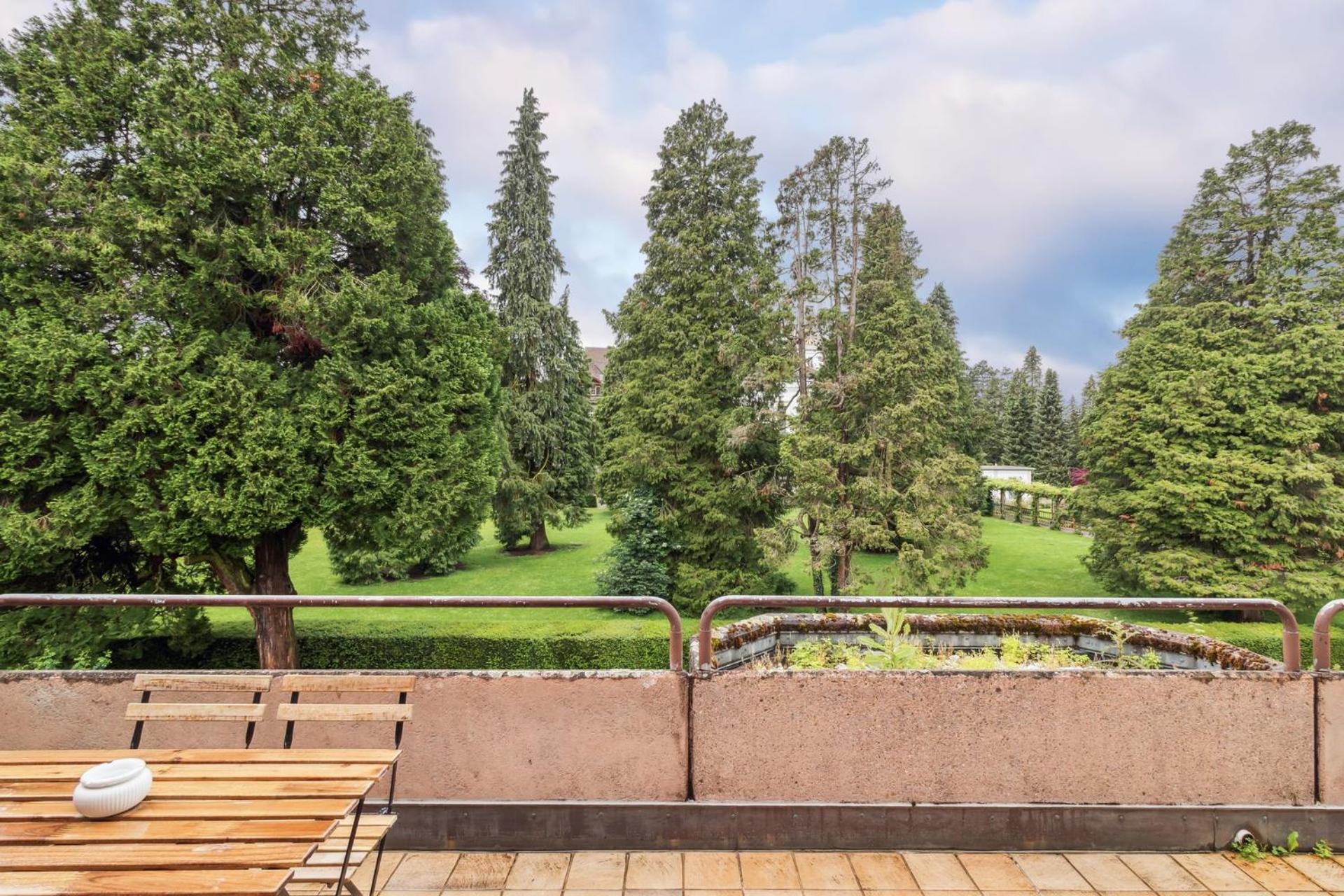 Chic 3-bedroom Near Center Apartment Zurich