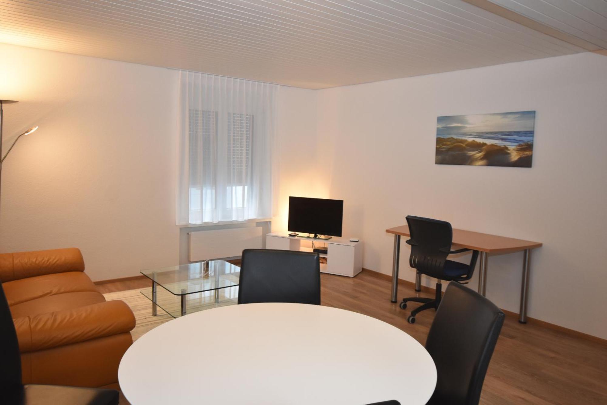 Centrally Located 2br - Color 23 Apartment *