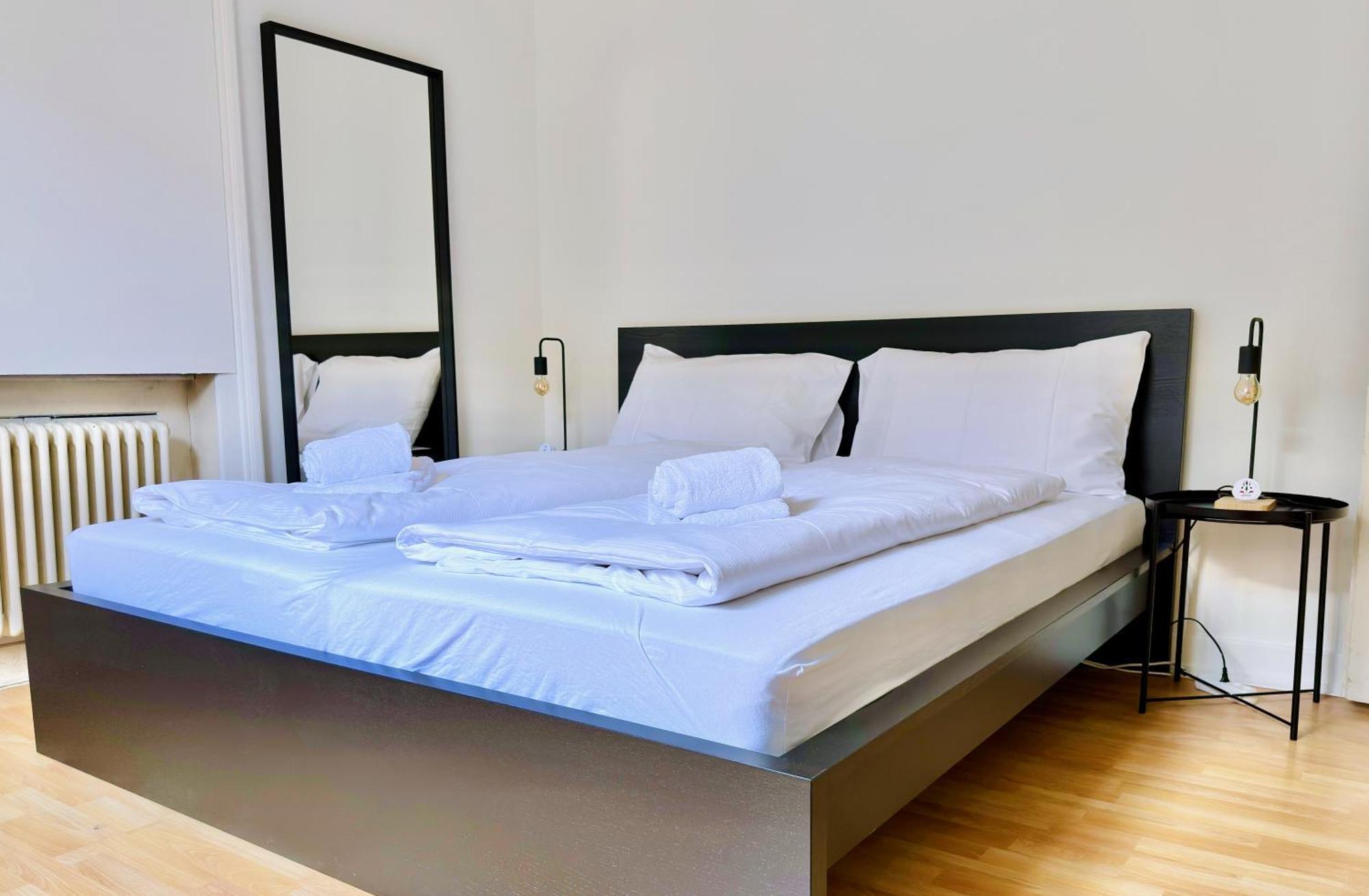 Citycentral 2 Bedroom Flat Near Main Station Apartment *