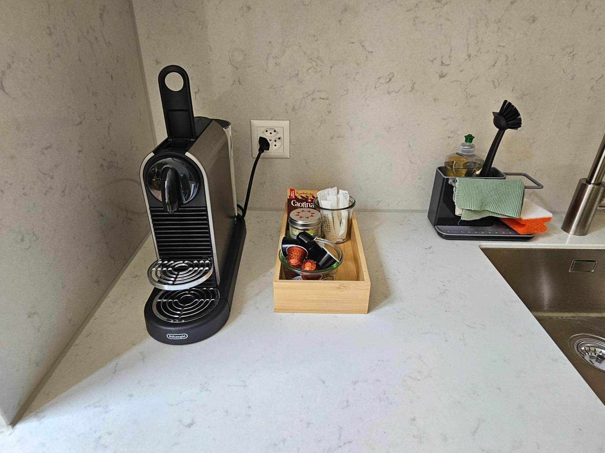 New 2 Bedroom - 15min From Paradeplatz Apartment